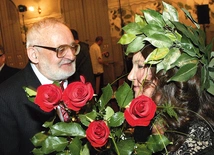 	Autor wymieniał często w „Kulturałkach” Annę Dymną i Leszka Aleksandra Moczulskiego.