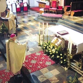 	Świąteczna celebracja w legnickiej katedrze.