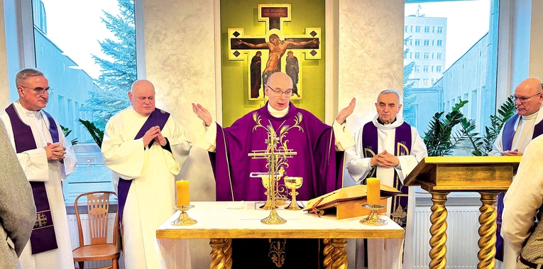 Uroczystości przewodniczył bp Janusz Ostrowski.