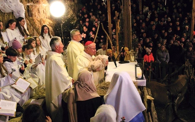 Mszy św. pasterskiej przewodniczył bp Rudolf Pierskała.