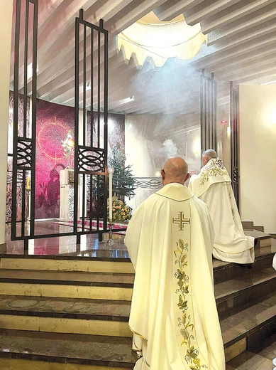 W uroczystości przy ul. Kobielskiej 10 wziął udział biskup warszawsko-praski.
