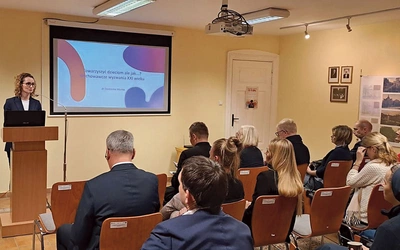 Dr Dominika Muńko z Gorzowa Wlkp. jest neurodydaktykiem, autorką kursów, szkoleń, sesji oraz warsztatów dla rodziców i nauczycieli.