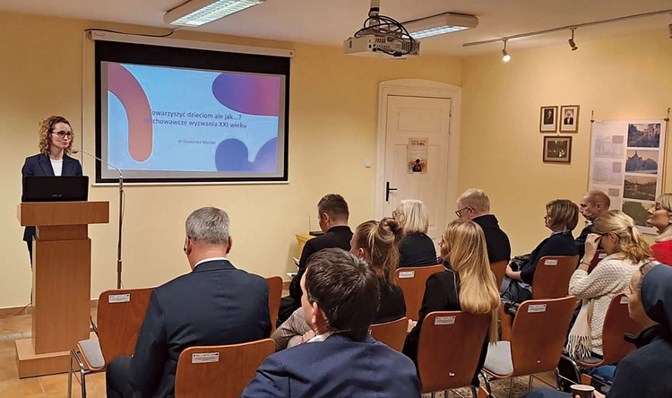 Dr Dominika Muńko z Gorzowa Wlkp. jest neurodydaktykiem, autorką kursów, szkoleń, sesji oraz warsztatów dla rodziców i nauczycieli.