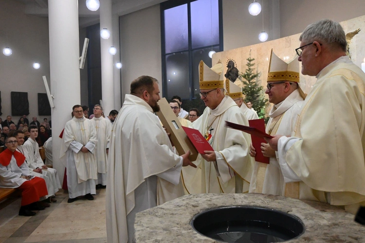 Kościoły jubileuszowe - przekazanie dekretów