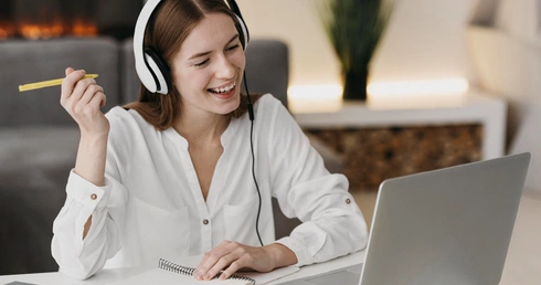 Kursy online, które odmienią Twoją karierę — od spedycji po rolnictwo
