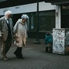 Papież: Nie skazujmy starszych na samotność