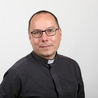 Ks. Tomasz Koryciorz od lat pełni posługę wobec osób, które z powodu różnych form ubóstwa oddaliły się od Kościoła.