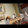 Błogosławieństwo obrazu Matki Bożej i pokoju spowiedzi podczas odpustu w Dźwirzynie