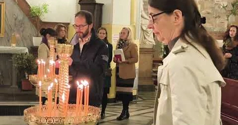 Wspólnota Sant’Egidio podczas ekumenicznej modlitwie "Umrzeć z nadziei".