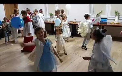 Zabawa taneczna z balonami
