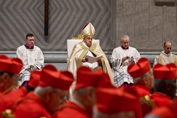 Franciszek przewodniczył Nieszporom na zakończenie roku 2024