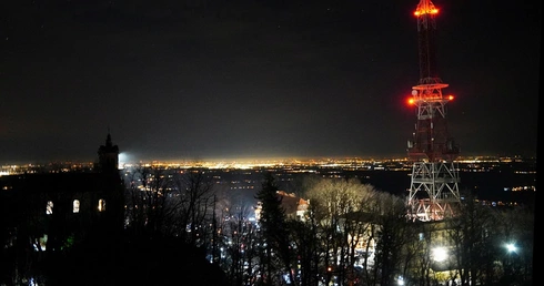 W Nowy Rok na Ślęży. Czas i wieczność, góra i światło