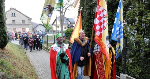 Kłaniajcie się, królowie!