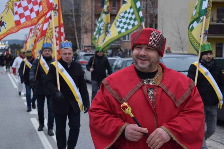 Tysiące wiernych wezmą udział w orszakach Trzech Króli