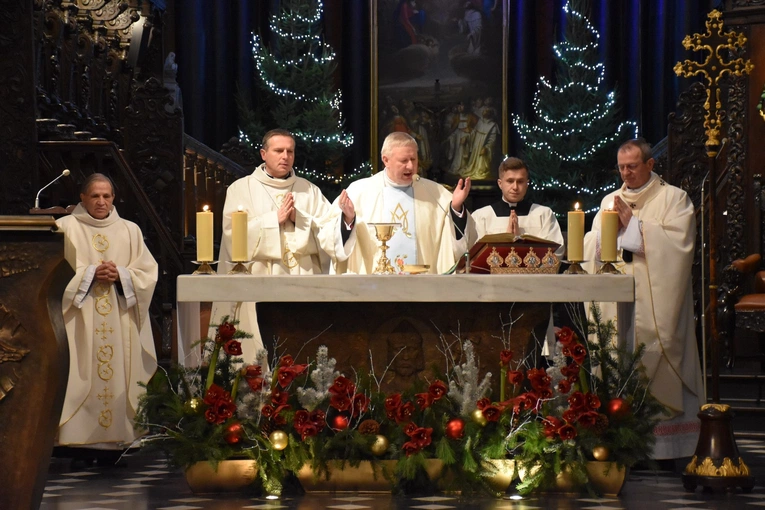 Święcenia odbyły się 4 stycznia 2014 roku. Celebrze przewodniczył abp Celestino Migliore, nuncjusz apostolski w Polsce.