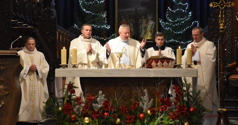 Święcenia odbyły się 4 stycznia 2014 roku. Celebrze przewodniczył abp Celestino Migliore, nuncjusz apostolski w Polsce.