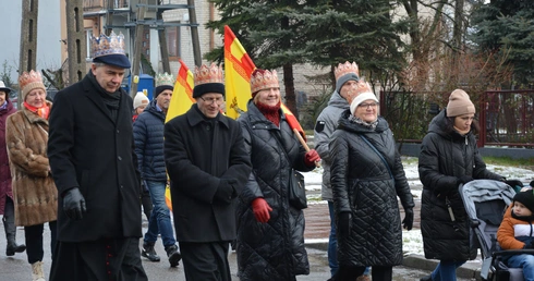Za królami i biskupem