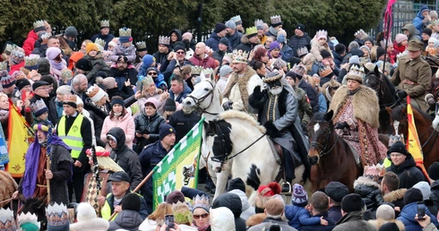 Tłumy mieszkańców uczestniczyły w 13. Orszaku Trzech Króli. 