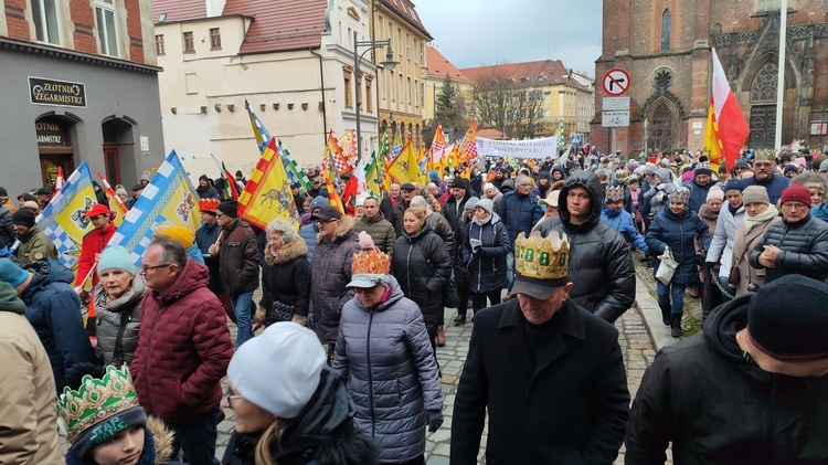 Książę i Królowie wspólnie w orszaku