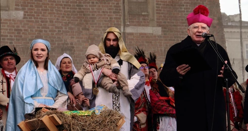 Abp Jędraszewski: Wciąż widać zmaganie między Światłością, którą jest Jezus, a siłami ciemności