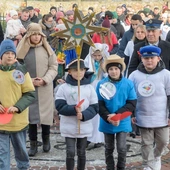 Orszak przeszedł ulicami Rusinowa.