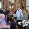 Kolędowanie przy złóbku 