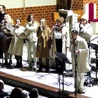 Wokaliści i instrumentaliści znów zaprosili do rodzinnego muzykowania.