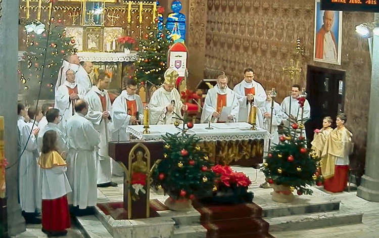 Msza św. w komorowickiej świątyni.