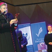 Biskup Zieliński docenił troskę o to miejsce jego obecnych gospodyń.