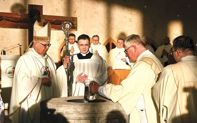 	Uroczysta inauguracja odbyła się w kościele seminaryjno- -akademickim w Opolu.