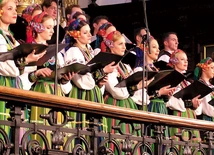 	Żywe wspomnienie po Tadeuszu Sygietyńskim to zespół Mazowsze i Centrum Folkloru Polskiego „Karolin”.