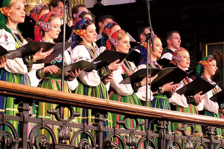 	Żywe wspomnienie po Tadeuszu Sygietyńskim to zespół Mazowsze i Centrum Folkloru Polskiego „Karolin”.