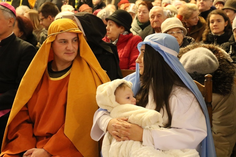 W rolę Świętej Rodziny wcieli się państwo Chojnowscy z parafii Korzeń k. Płocka.