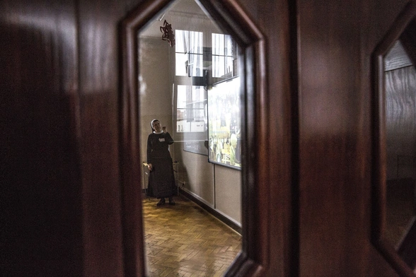Sugestie przemocy bezpodstawne i krzywdzące