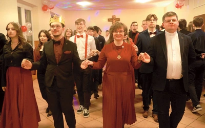 	Były to wyjątkowe rekolekcje połączone z sylwestrową zabawą w duchu „Nowej kultury”.