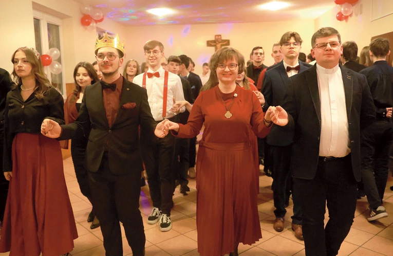 	Były to wyjątkowe rekolekcje połączone z sylwestrową zabawą w duchu „Nowej kultury”.