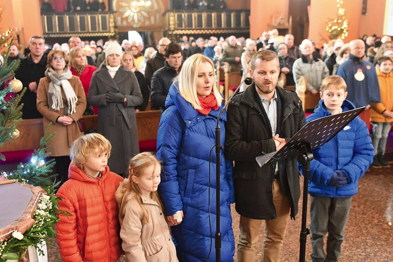 	„Niech łaska jubileuszu ożywi w nas, pielgrzymach nadziei, pragnienie dóbr niebieskich i rozleje po całej ziemi radość i pokój naszego Odkupiciela” – fragment modlitwy na zakończenie.