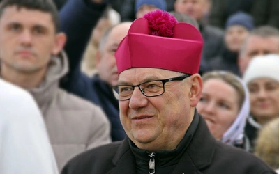 Bp Kiciński: Osoby konsekrowane swoim życiem objawiają bliskość Boga