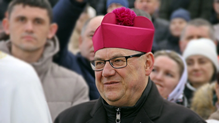 Bp Kiciński: Osoby konsekrowane swoim życiem objawiają bliskość Boga