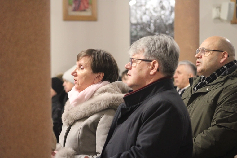 Ciechanów. Oazowe kolędowanie z biskupem