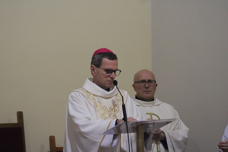 Ciechanów. Oazowe kolędowanie z biskupem