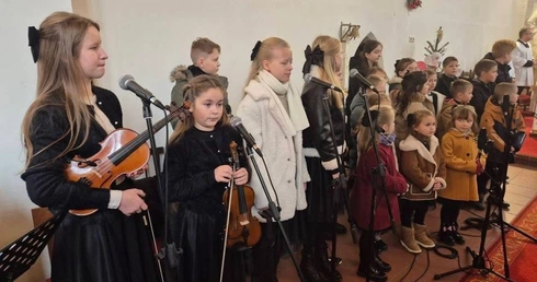 Wielkie kolędowanie w Małujowicach i okolicy