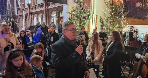 Kolędowanie w żarskiej farze