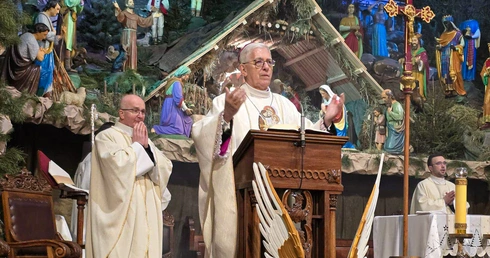 Abp Skworc: Maryja wprowadza nas pewnie i z czułością w tajemnice wcielenia Chrystusa