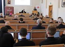 "Te dane pozwalają stanąć w prawdzie" - co wynika z badań nad religijnością?