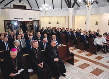 Kolędowanie w kaplicy Centrum Edukacyjno-Formacyjnego.