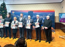 W konferencji prasowej promującej wydawnictwo wzięli udział przedstawiciele judaizmu, islamu i chrześcijaństwa. 