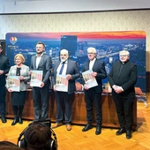 W konferencji prasowej promującej wydawnictwo wzięli udział przedstawiciele judaizmu, islamu i chrześcijaństwa. 