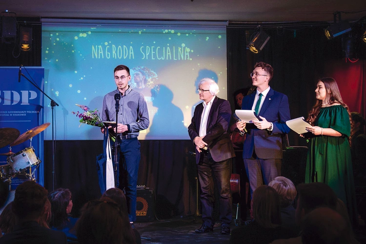 Nagroda to dobry sposób na integrację w środowisku dziennikarskim.