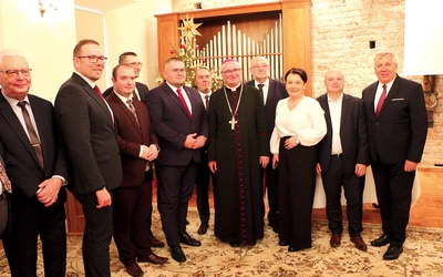 	Świąteczno-noworoczne spotkanie było okazją do podziękowania za współpracę oraz przedstawienia projektów związanych z obchodami 950-lecia Kościoła płockiego.
